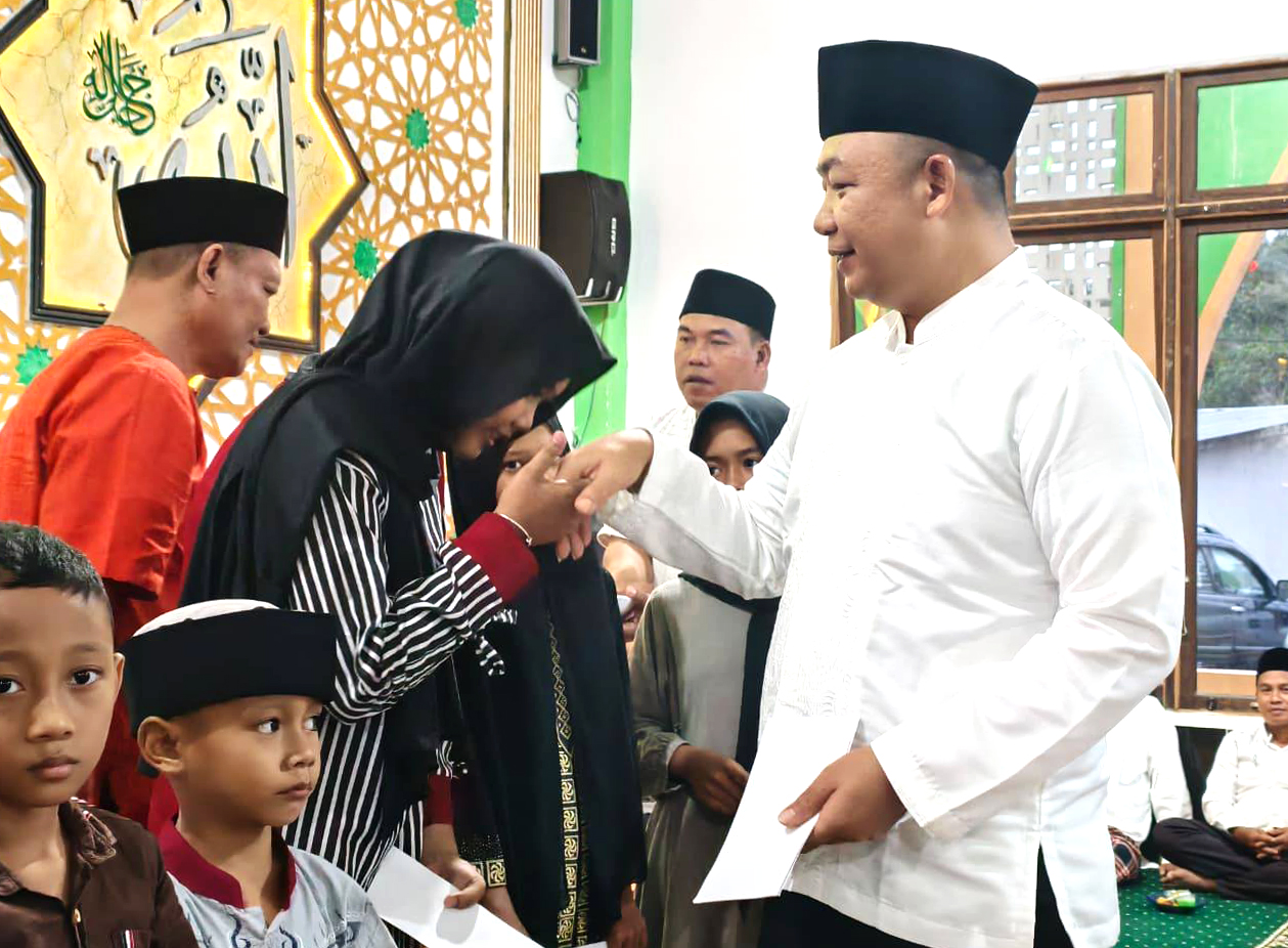 Safari Ramadhan Kedua, Bupati Ketapang Di Nanga Tayap, Perkuat Dukungan Ekonomi Dan Silaturahmi Bersama Masyarakat