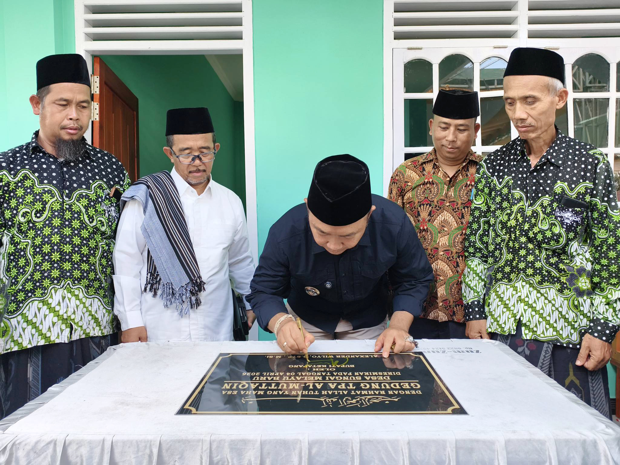 Bupati Ketapang Resmikan TPA Al-Muttaqin