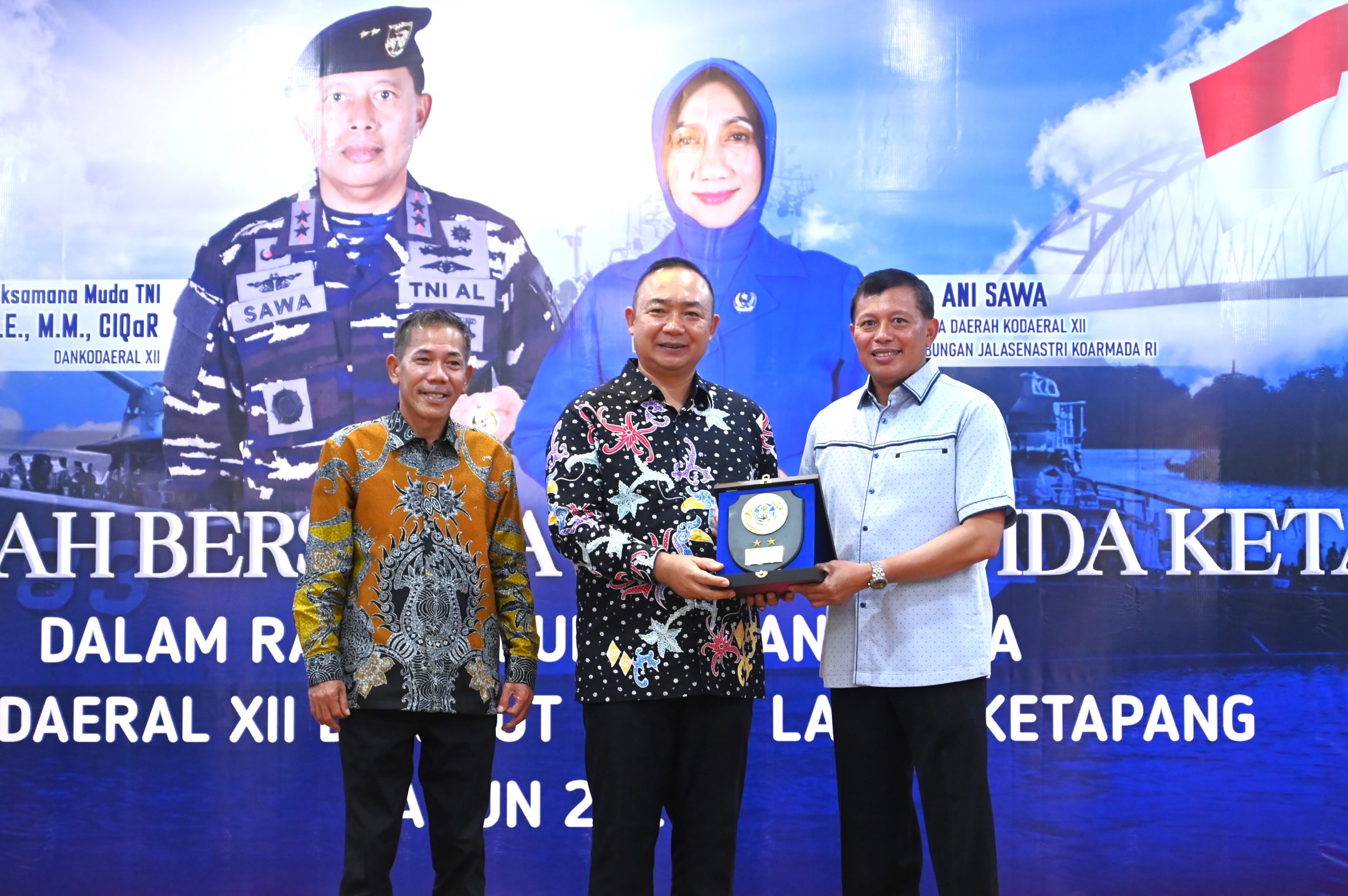 Perkuat Sinergi dan Persatuan, Pemkab Ketapang Sambut Hangat Kunker Dankodaeral XII dan HUT ke-6 Lanal Ketapang