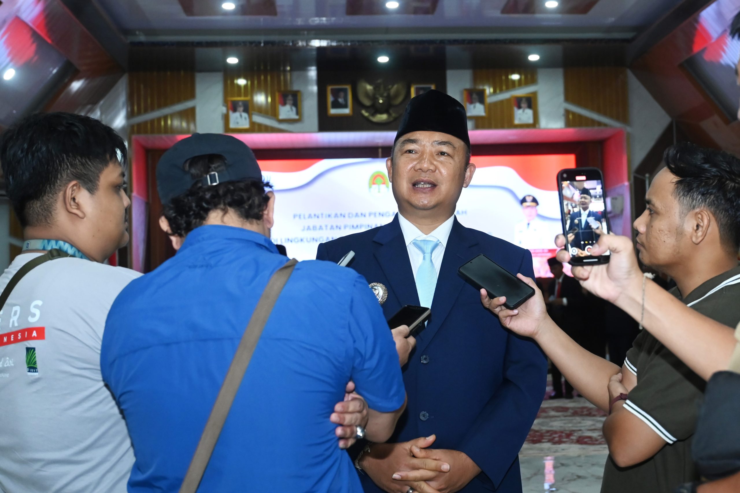 Bupati Ketapang Menginstruksikan Seluruh Kepala Organisasi Perangkat Daerah (OPD) dan Camat Turun Tangan Membantu Masyarakat Yang Mengalami Kesulitan Mendapatkan Air Bersih