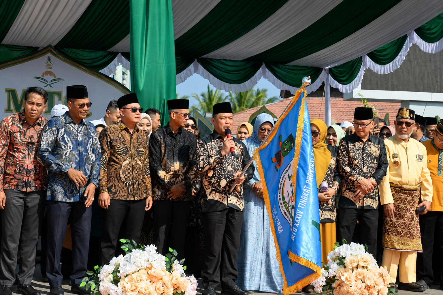 Gubernur Kalimantan Barat Lepas Pawai Ta’aruf Dalam Penyelenggaraan MTQ Tingkat provinsi Ke 34