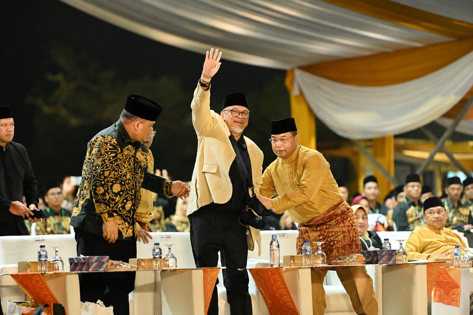 OSO Beri Uang Saku Rp1,5 Juta kepada 633 Peserta MTQ XXXIV Kalbar di Kayong Utara
