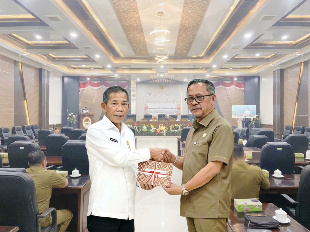 WABUP JAMHURI AMIR SAMPAIKAN JAWABAN PEMERINTAH DAERAH ATAS PANDANGAN FRAKSI DPRD TERHADAP RAPBD KETAPANG TAHUN ANGGARAN 2027